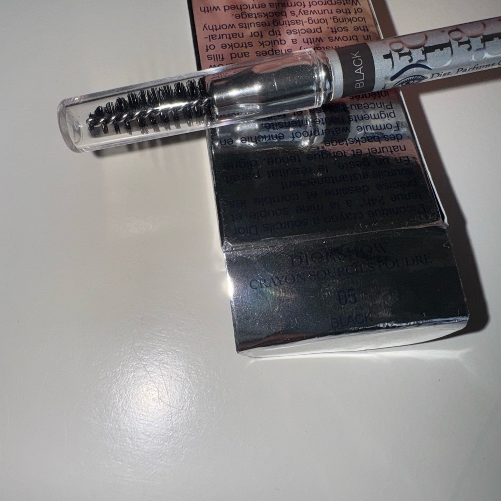 DIOR Diorshow Crayon- Waterproof Black Eyebrow Pencil - Picture 3 of 5